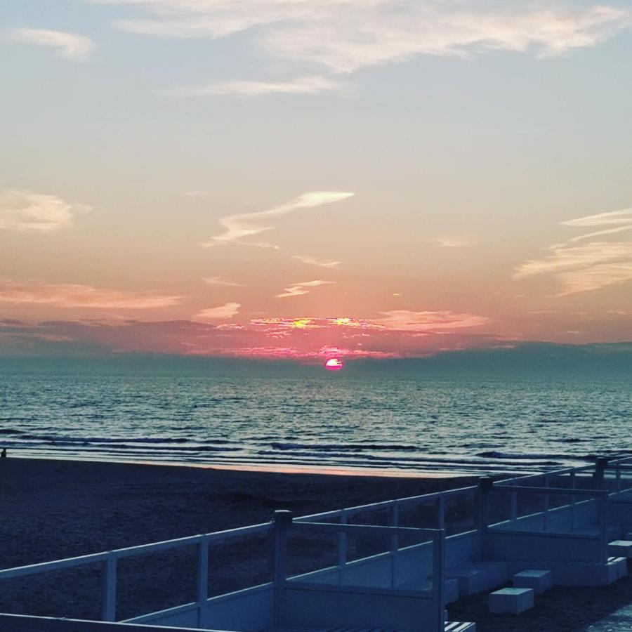 Studio De Strandloper Met 1 Zetelbed En 1 Bedkast Leilighet Middelkerke Eksteriør bilde